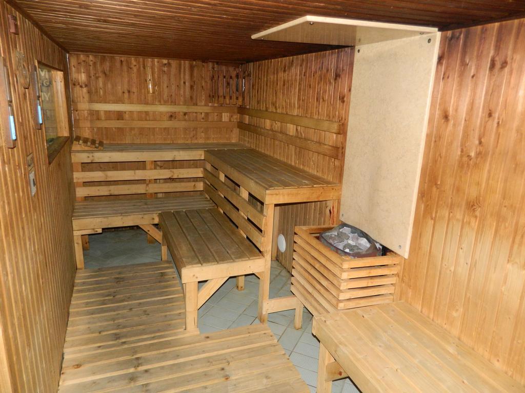 Spa Apartment Parkowy خوينيتسا الغرفة الصورة