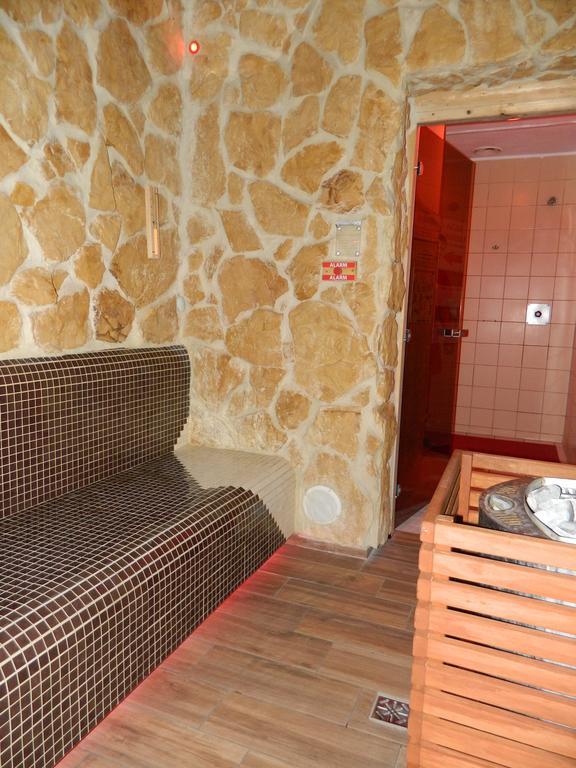 Spa Apartment Parkowy خوينيتسا الغرفة الصورة